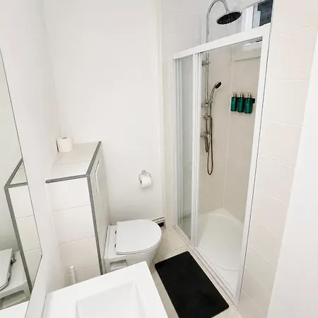 à à 80 Mètres De La Plage, Rénové, Climatisé, Confort Appartement